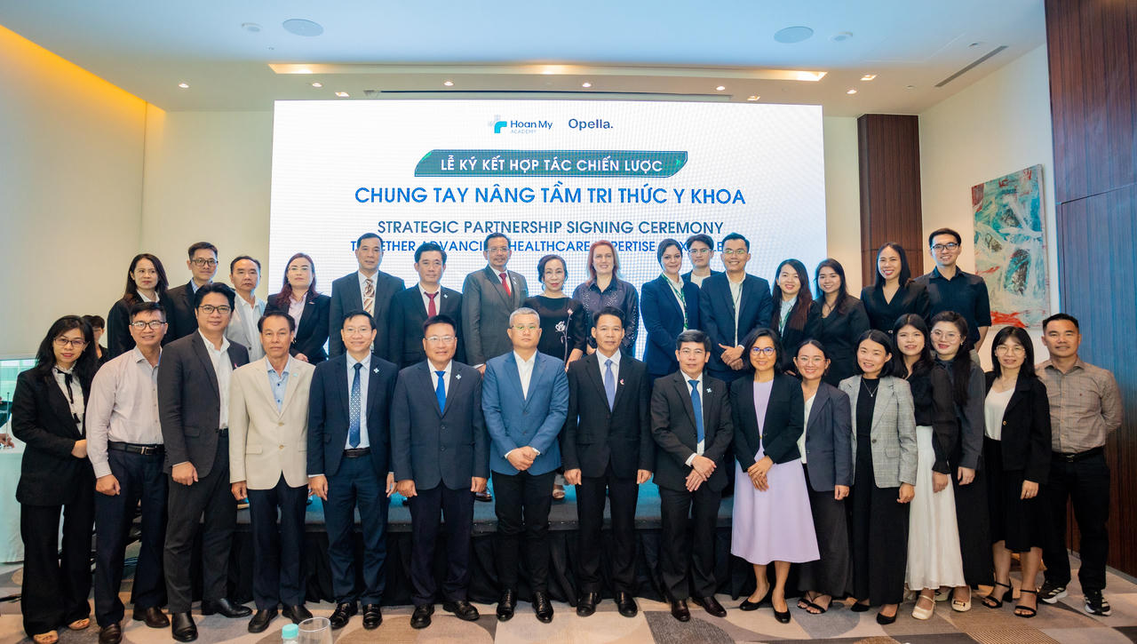 Toàn cảnh ký kết