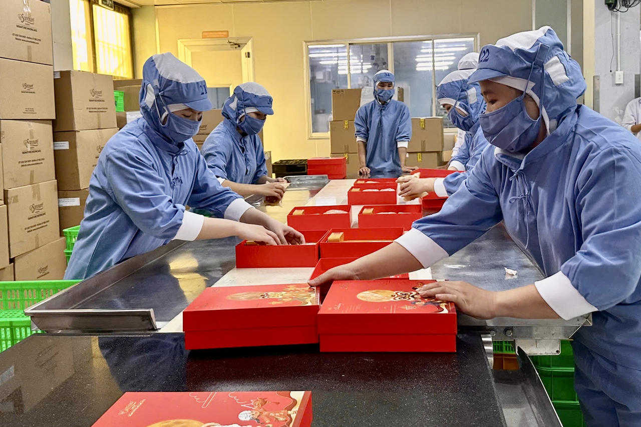 Saigon Co.op đang tăng cường nguồn hàng với nhiều thương hiệu, hương vị và phân khúc giá, cùng các chương trình ưu đãi dành cho khách hàng. Ảnh: Saigon Co.op