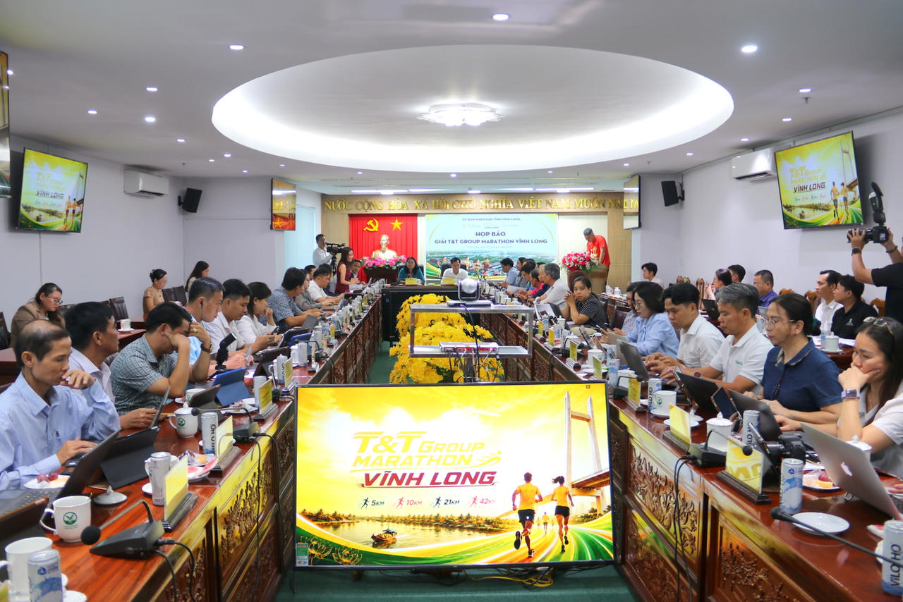 Quang cảnh buổi họp báo (Ảnh: Đình Thương)