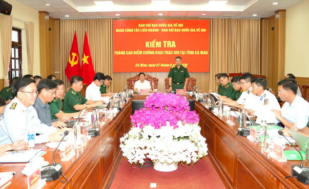 Bộ Quốc phòng kiểm tra công tác chống khai thác IUU tại Cà Mau