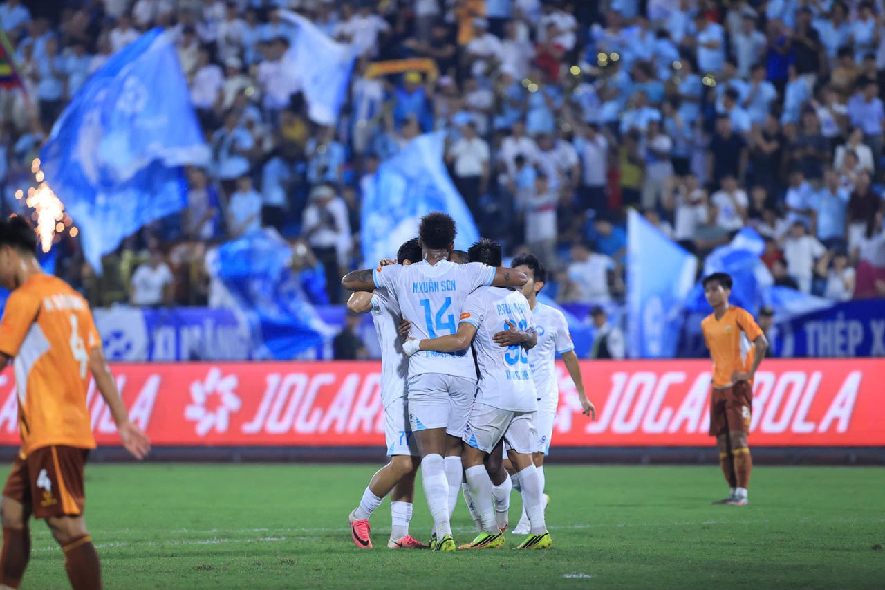 Sức nóng trở lại từ loạt trận mở màn Vòng 1 V.League 2026/27 Sức nóng trở lại từ loạt trận mở màn Vòng 1 V.League 2026/27
