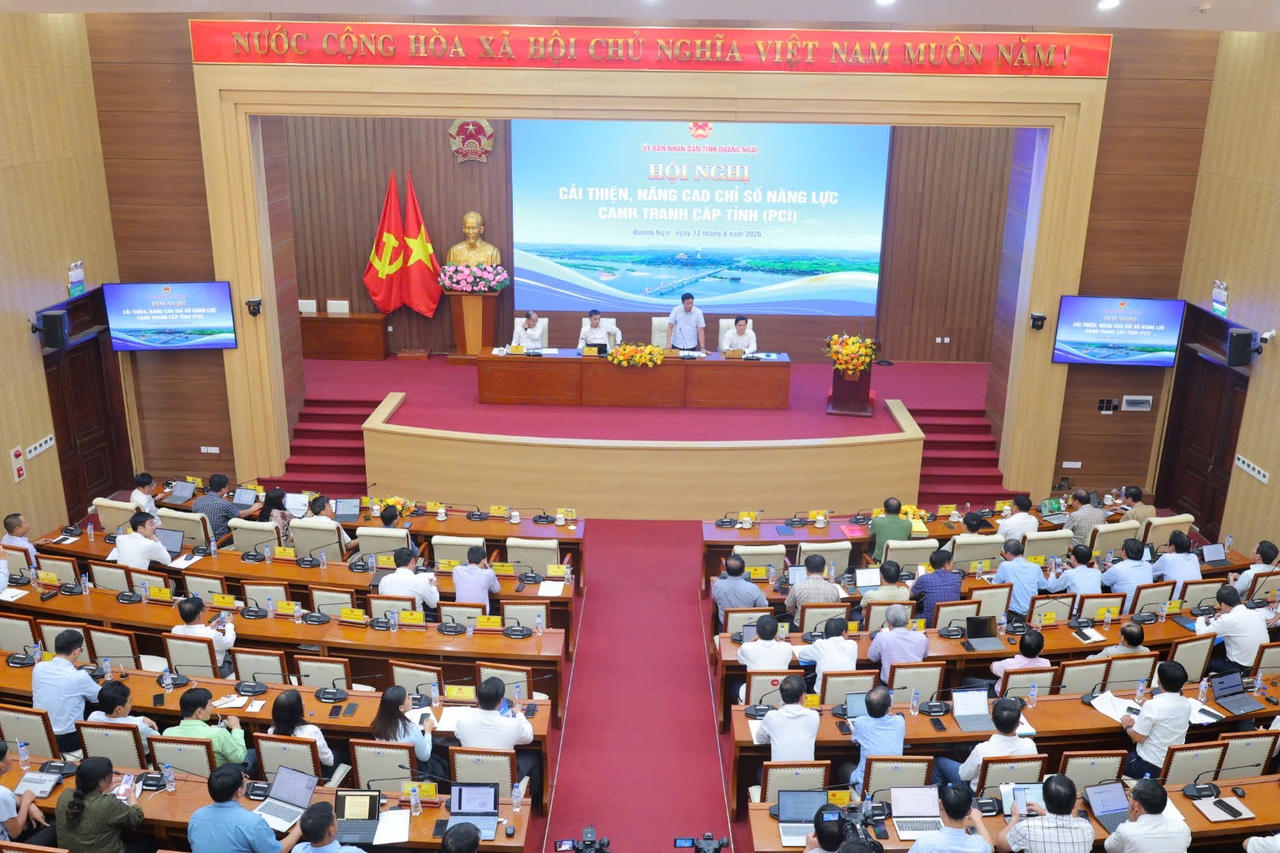 Tỉnh sẽ định kỳ tổ chức hội nghị đối thoại doanh nghiệp ít nhất 2 lần/năm, đồng thời tổ chức gặp mặt nhà đầu tư nhân Ngày Doanh nhân Việt Nam 13/10 (ảnh Vân Anh)