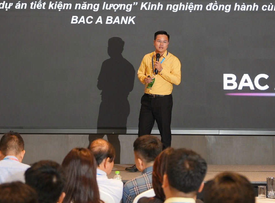 Ông Đỗ Đình Nhu – Phó Giám đốc Khối Khách hàng Doanh nghiệp, Ngân hàng TMCP Bắc Á  chia sẻ tại một hội thảo về tài chính, công nghệ cho năng lượng hiệu quả