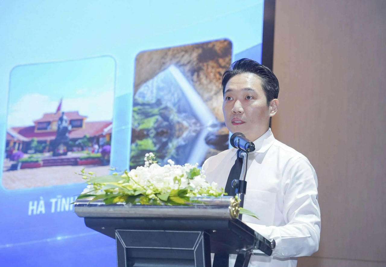 Phó Giám đốc Sở Du lịch TP Hồ Chí Minh Lê Trương Hiền Hòa phát biểu khai mạc. Ảnh. Duy Chương