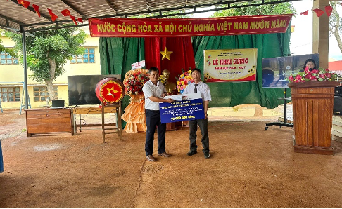 Công ty Thủy điện An Khê – Ka Nak tiếp sức đến trường, đồng hành cùng học sinh có hoàn cảnh khó khăn