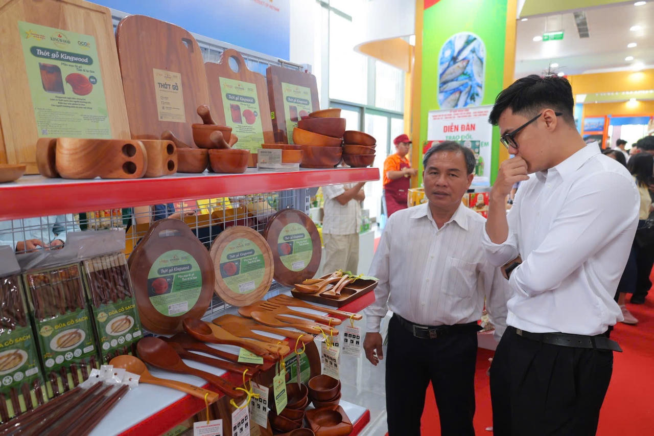 Tỉnh tăng cường hỗ trợ doanh nghiệp nhỏ và vừa tiếp cận tín dụng, thị trường, các hiệp định thương mại tự do, xúc tiến thương mại và mở rộng thị trường xuất khẩu (ảnh Vân Anh) 