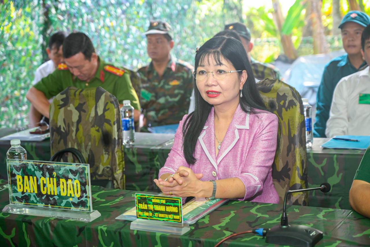 Bà Trần Thị Thanh Hương, Phó Bí thư Tỉnh ủy, Chủ tịch Ủy ban MTTQ Việt Nam tỉnh An Giang dự và chỉ đạo dự và chỉ đạo diễn tập. Ảnh: Phương Vũ