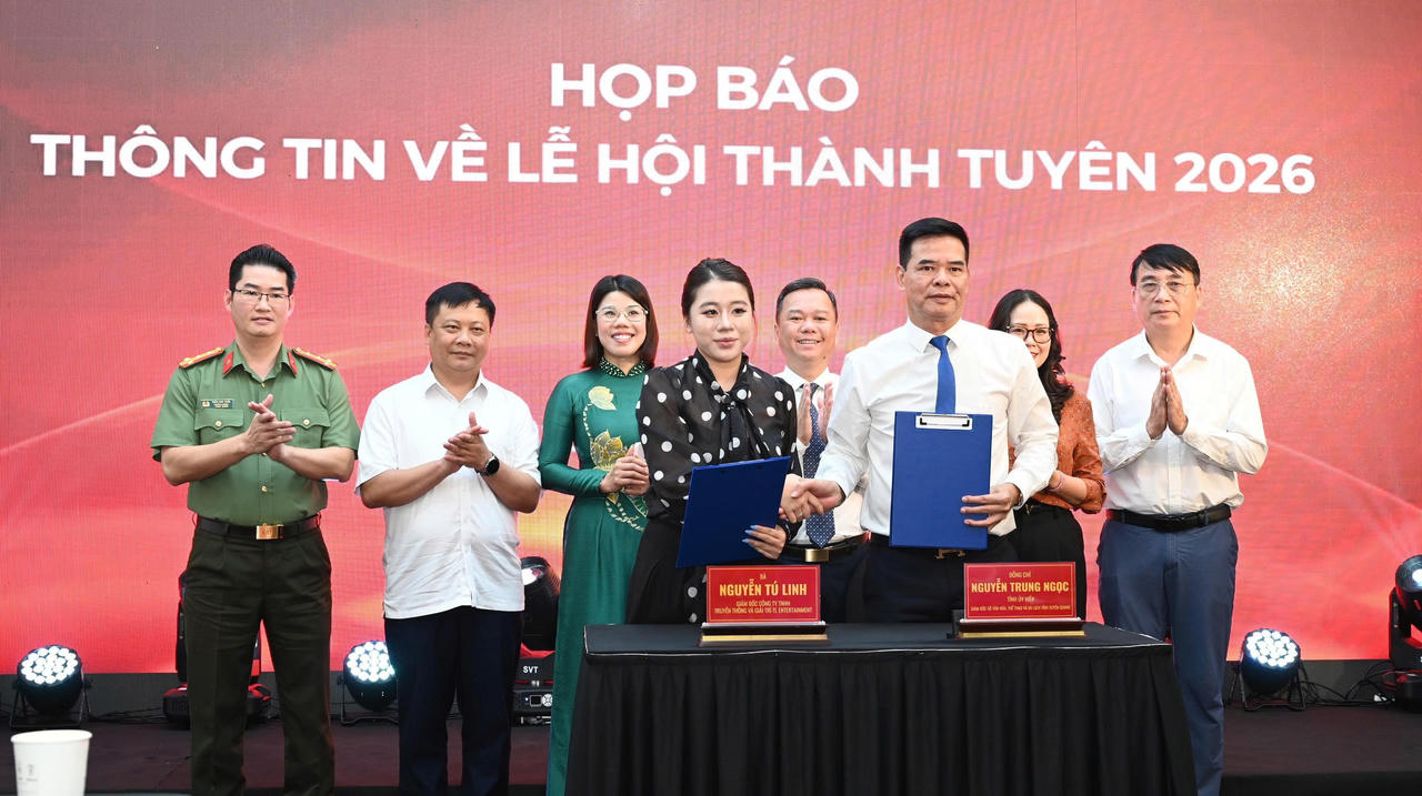Sở Văn hóa Tuyên Quang và Công ty TL ký kết hợp tác tổ chức Lễ hội Thành Tuyên 2026. Ảnh: Nhật Nguyên.
