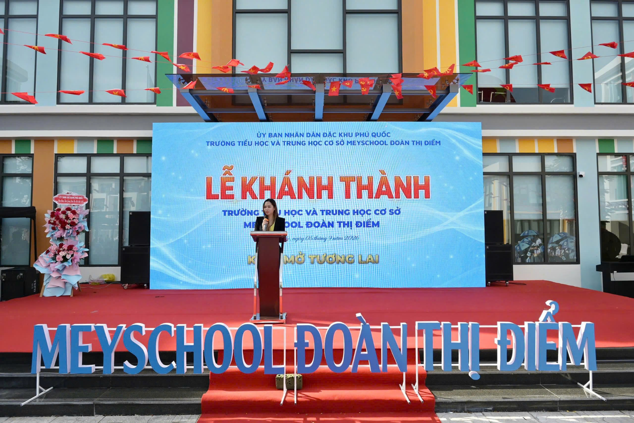 Lãnh đạo Tập đoàn Tân Á Đại Thành phát biểu tại buổi lễ