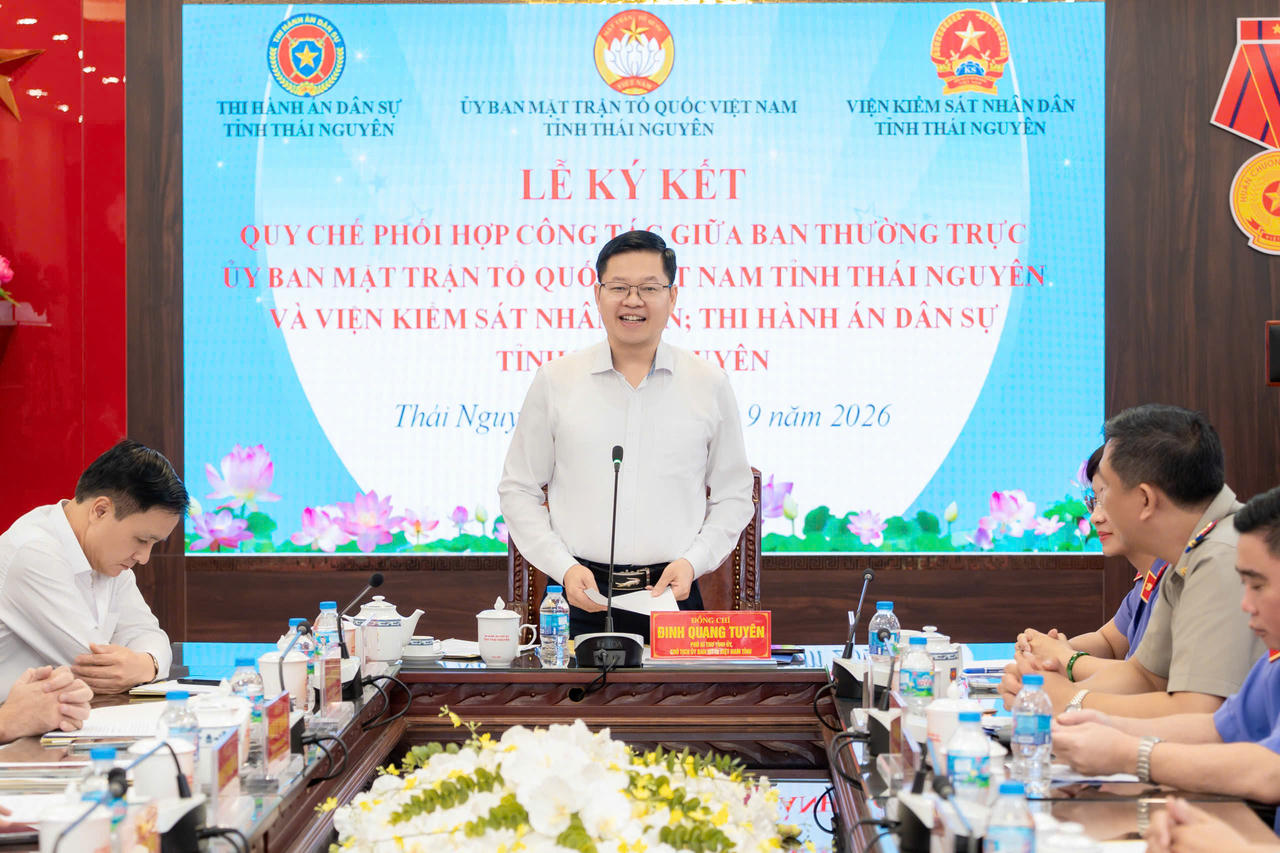 Đồng chí Đinh Quang Tuyên - Phó Bí thư Tỉnh ủy, Chủ tịch Ủy ban MTTQ Việt Nam tỉnh Thái Nguyên phát biểu chỉ đạo tại Hội nghị.