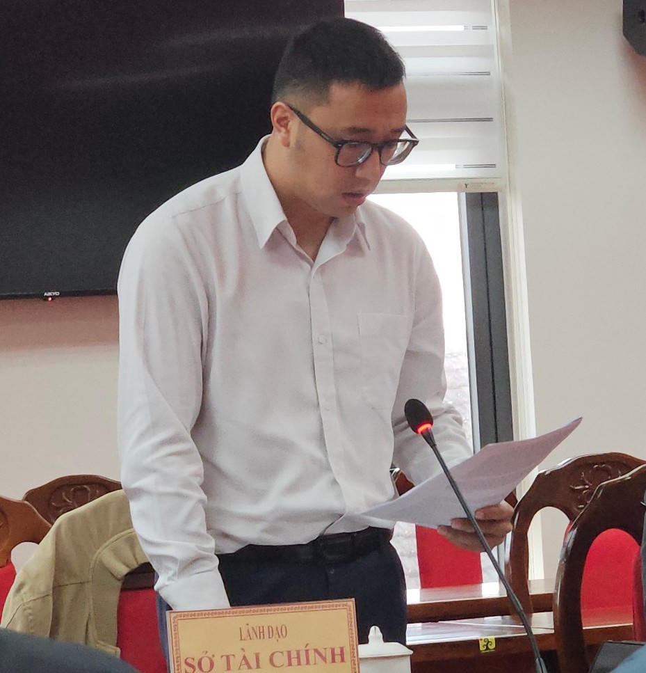 Ông Nguyễn Trần Nhật Huy – Phó Giám đốc Sở Tài chính thông tin về tình hình tháo gỡ các dự án khó khăn, vướng mắc trên địa bàn. Ảnh: M.L