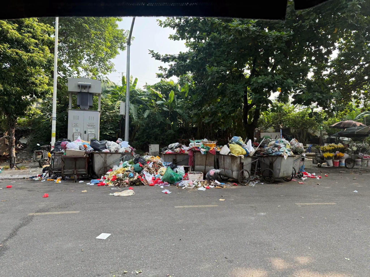 Ùn ứ tại Vĩnh Yên, Phú Thọ tạm đưa 126 tấn rác mỗi ngày chuyển về Trạm Thản
