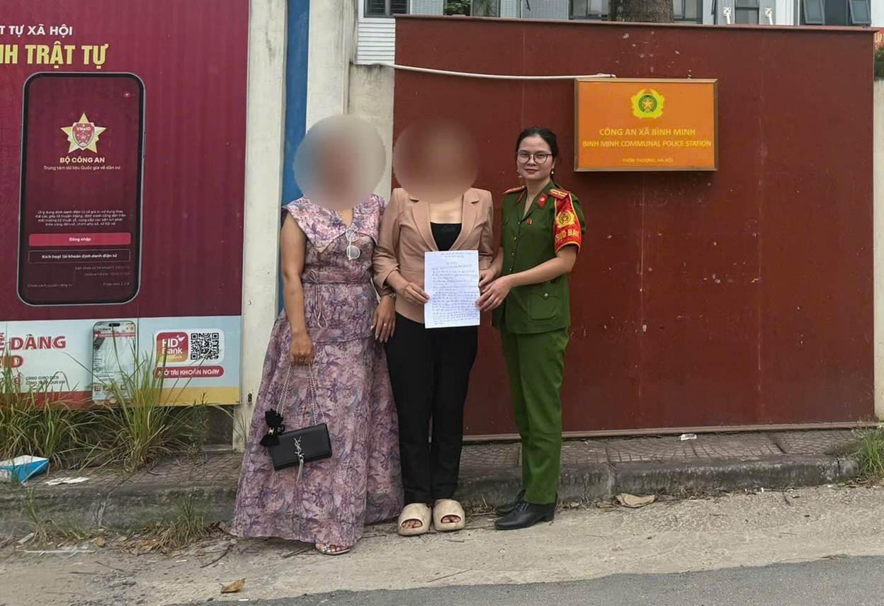 Hỗ trợ 1 phụ nữ Quảng Trị nhận lại hơn 320 triệu đồng chuyển nhầm vào tài khoản lạ ở Hà Nội