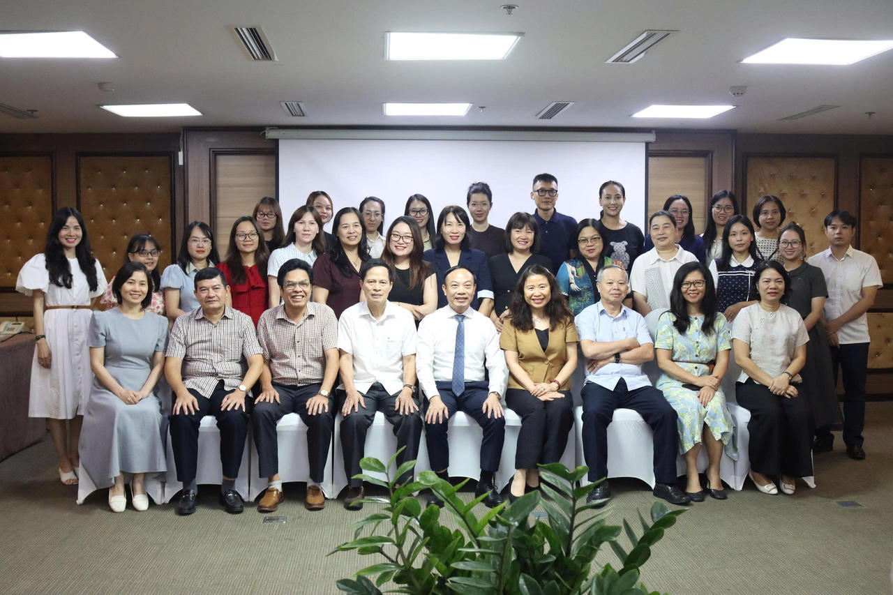Xây dựng học phần về tư pháp người chưa thành niên trong lĩnh vực hình sự dành cho chức danh Thẩm phán, Kiểm sát viên, Luật sư