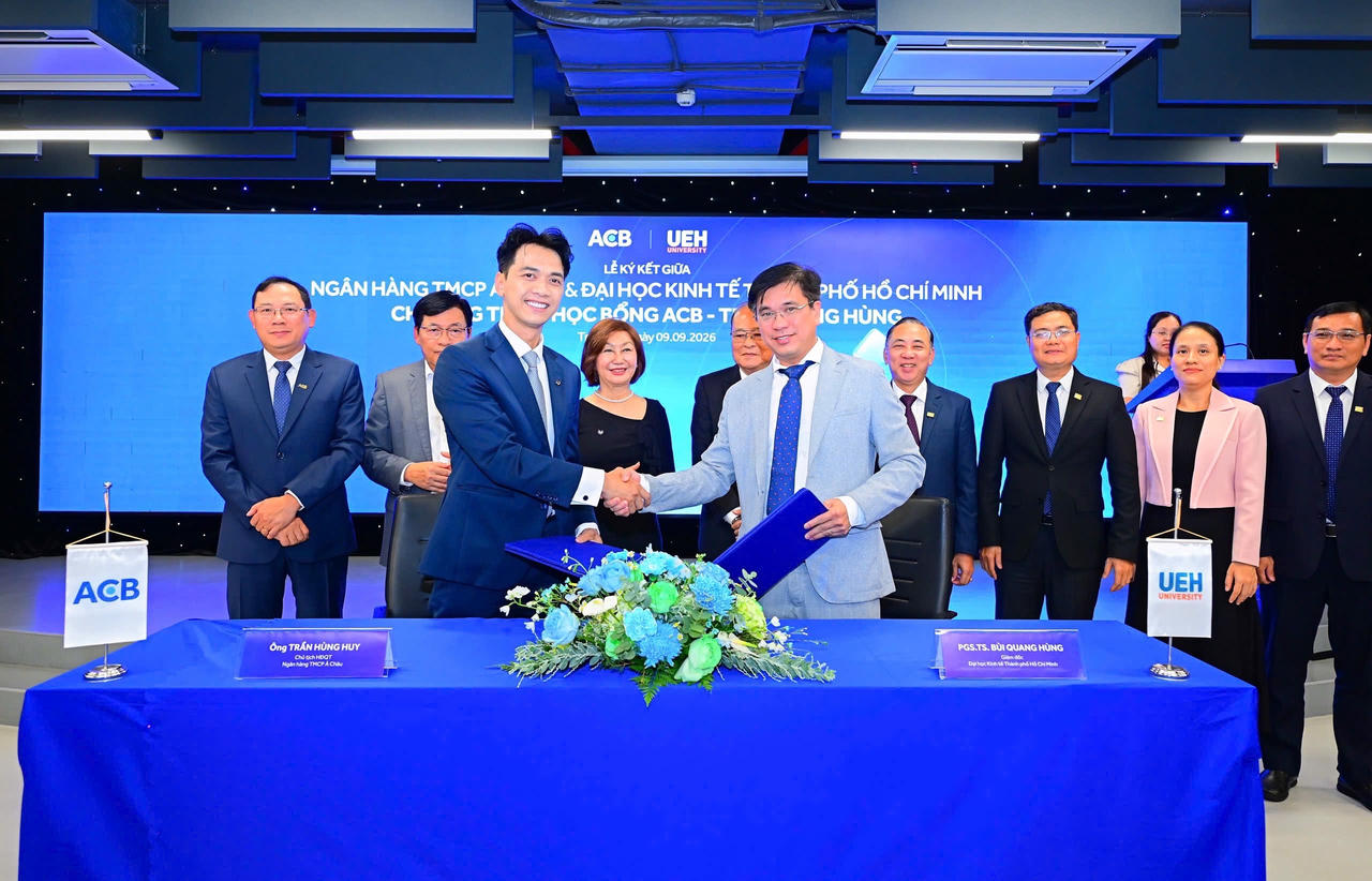 ACB và UEH khởi động Chương trình Học bổng ACB – Trần Mộng Hùng