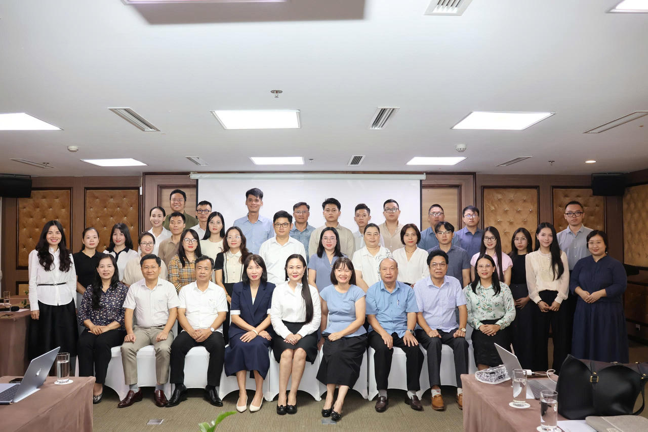 Xây dựng học phần về tư pháp người chưa thành niên trong lĩnh vực hình sự dành cho chức danh Thẩm phán, Kiểm sát viên, Luật sư