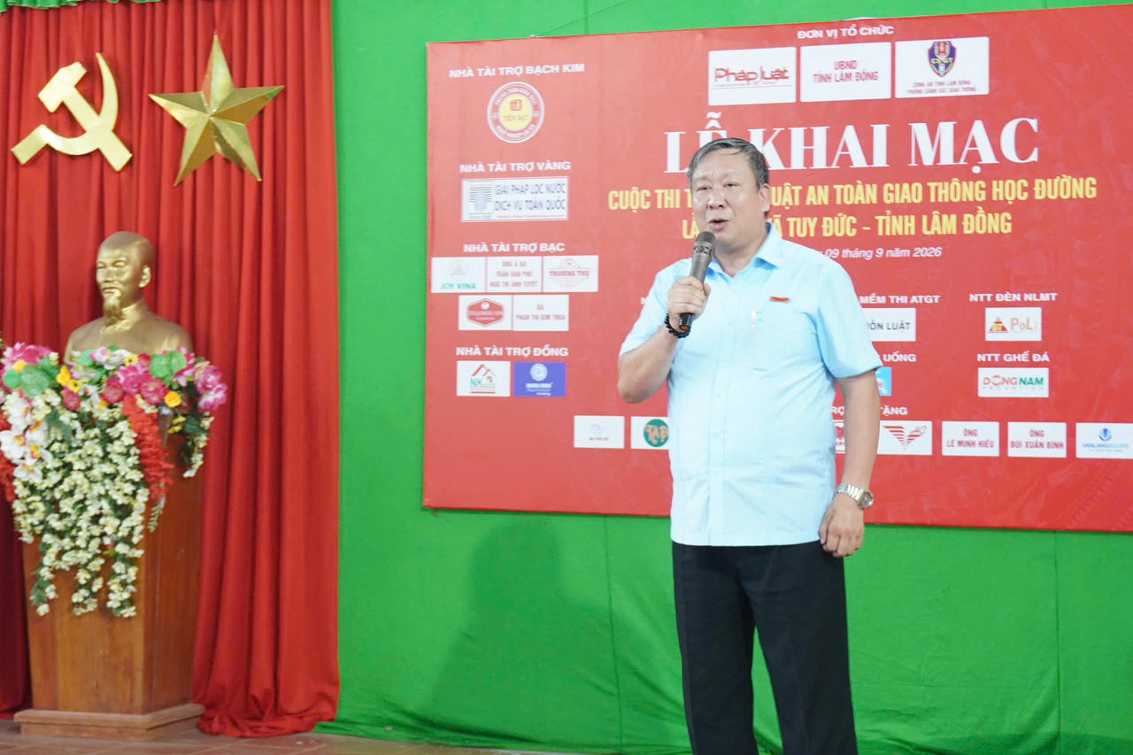 Ông Nguyễn Văn Nam, Đại diện Ban tổ chức tuyên bố khai mạc cuộc thi trực tuyến “Học sinh với an toàn giao thông”.