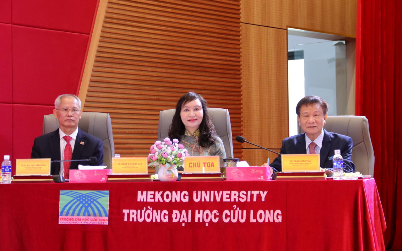Chủ tọa Hội nghị (Ảnh: Đình Thương)