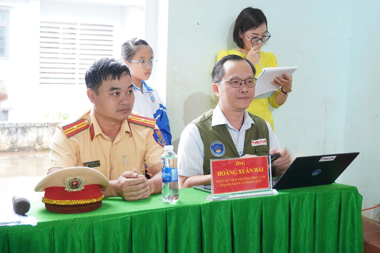 Khởi động Cuộc thi tìm hiểu Luật về ATGT học đường tại xã Tuy Đức, tỉnh Lâm Đồng