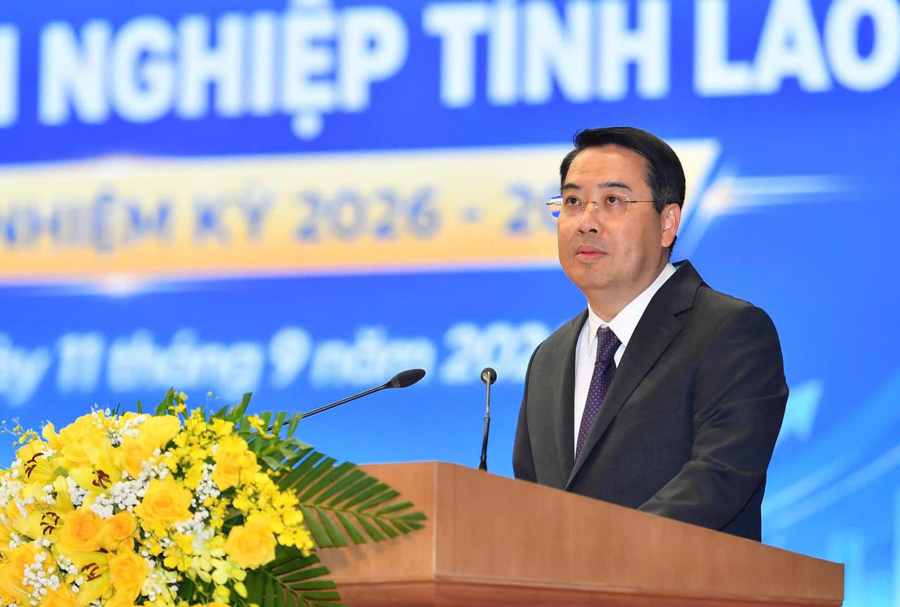 Chủ tịch UBND tỉnh Lào Cai Nguyễn Tuấn Anh phát biểu tại Đại hội (Ảnh: Trường Hải)
