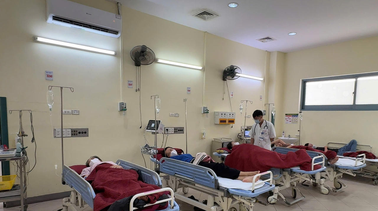 Hàng chục công nhân Công ty dệt may Scavi Huế nhập viện nghi do ngộ độc thực phẩm