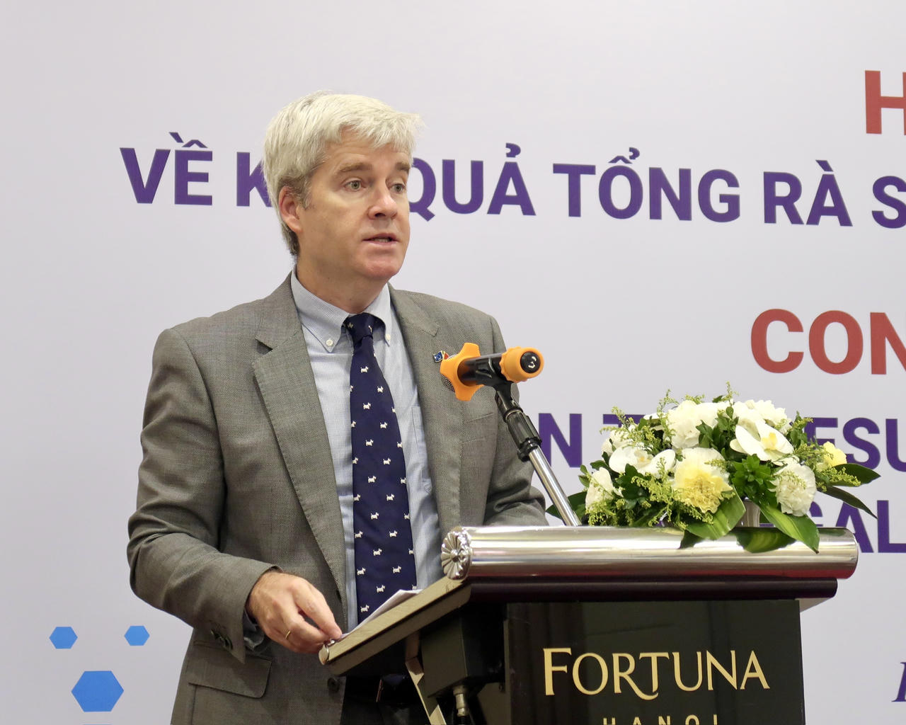 Phó Trưởng ban Hợp tác, Phái đoàn Liên minh châu Âu tại Việt Nam Gonzalo De La Rosa phát biểu tại hội thảo.