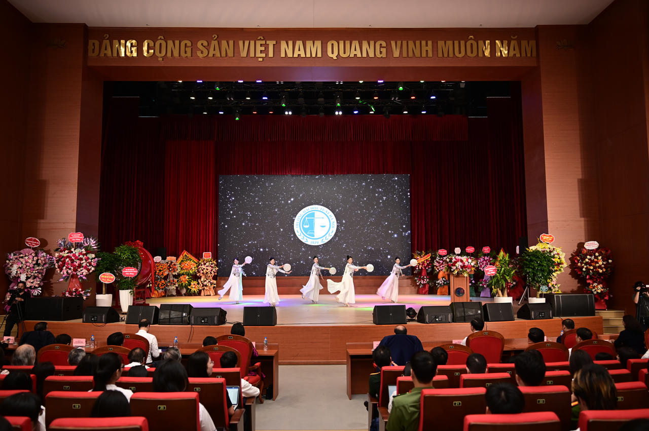 Toàn cảnh buổi lễ.