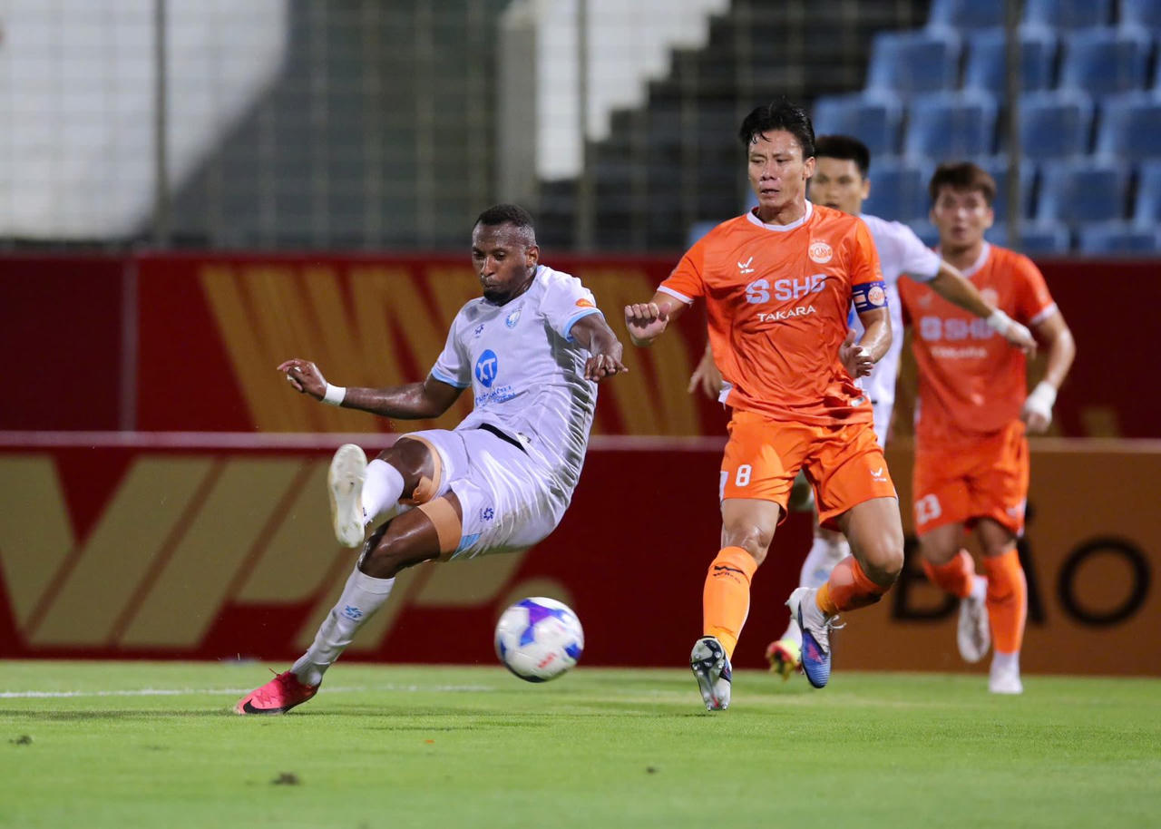 Vòng 2 V.League: Nam Định thất bại nặng nề