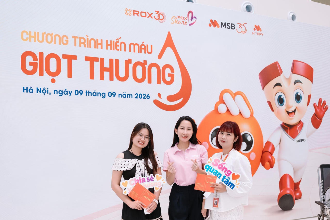 Dù là người cũ hay người mới, đã hiến máu nhiều lần hay lần đầu nhưng họ đều gặp nhau ở một khoảnh khắc giản dị: cùng ngồi xuống và trao đi. Mỗi người góp một phần nhỏ, để những điều tốt đẹp được tiếp tục được lan tỏa.