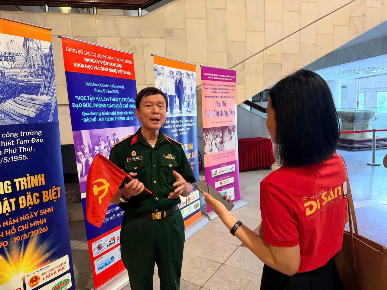 Ông Phan Tử Ánh, Chi ủy viên Chi bộ Tổ dân phố 9, phường Ngọc Hà, Hà Nội, chia sẻ về chương trình.