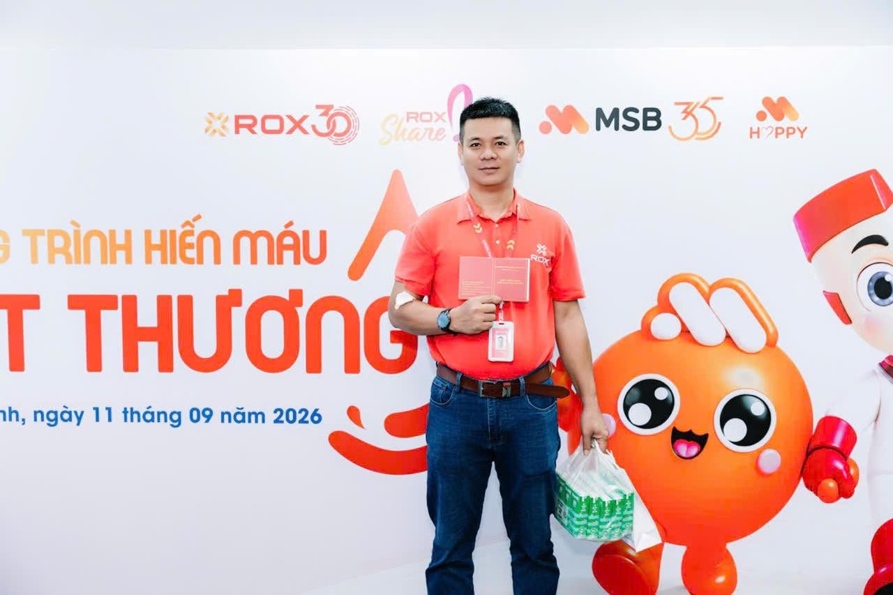 Từ Hà Nội, Giọt Thương tiếp tục diễn ra tại TP HCM ngày 11/9. 100 đơn vị máu được trao tặng cho ngân hàng máu của Bệnh viện Truyền máu - Huyết học TP.HCM, góp thêm nguồn máu phục vụ điều trị.