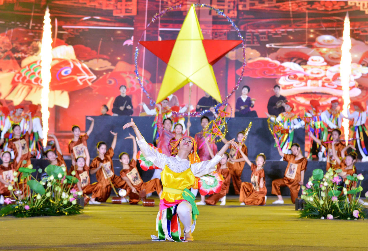 Khai mạc Festival Thăng Long - Hà Nội lần thứ II: Định vị thương hiệu Hà Nội là điểm đến "Văn hiến - Bản sắc - Sáng tạo - Hội nhập"