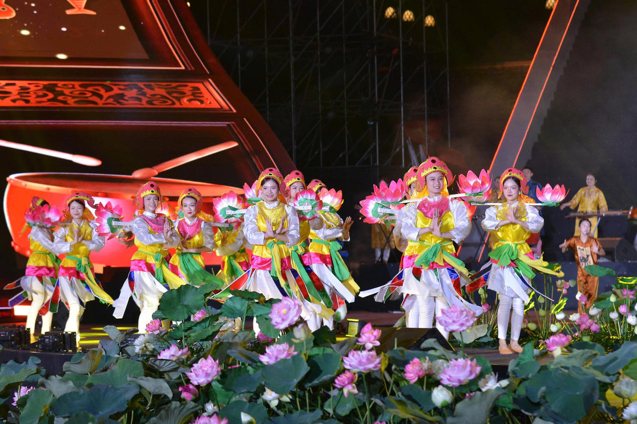 Khai mạc Festival Thăng Long - Hà Nội lần thứ II: Định vị thương hiệu Hà Nội là điểm đến "Văn hiến - Bản sắc - Sáng tạo - Hội nhập"