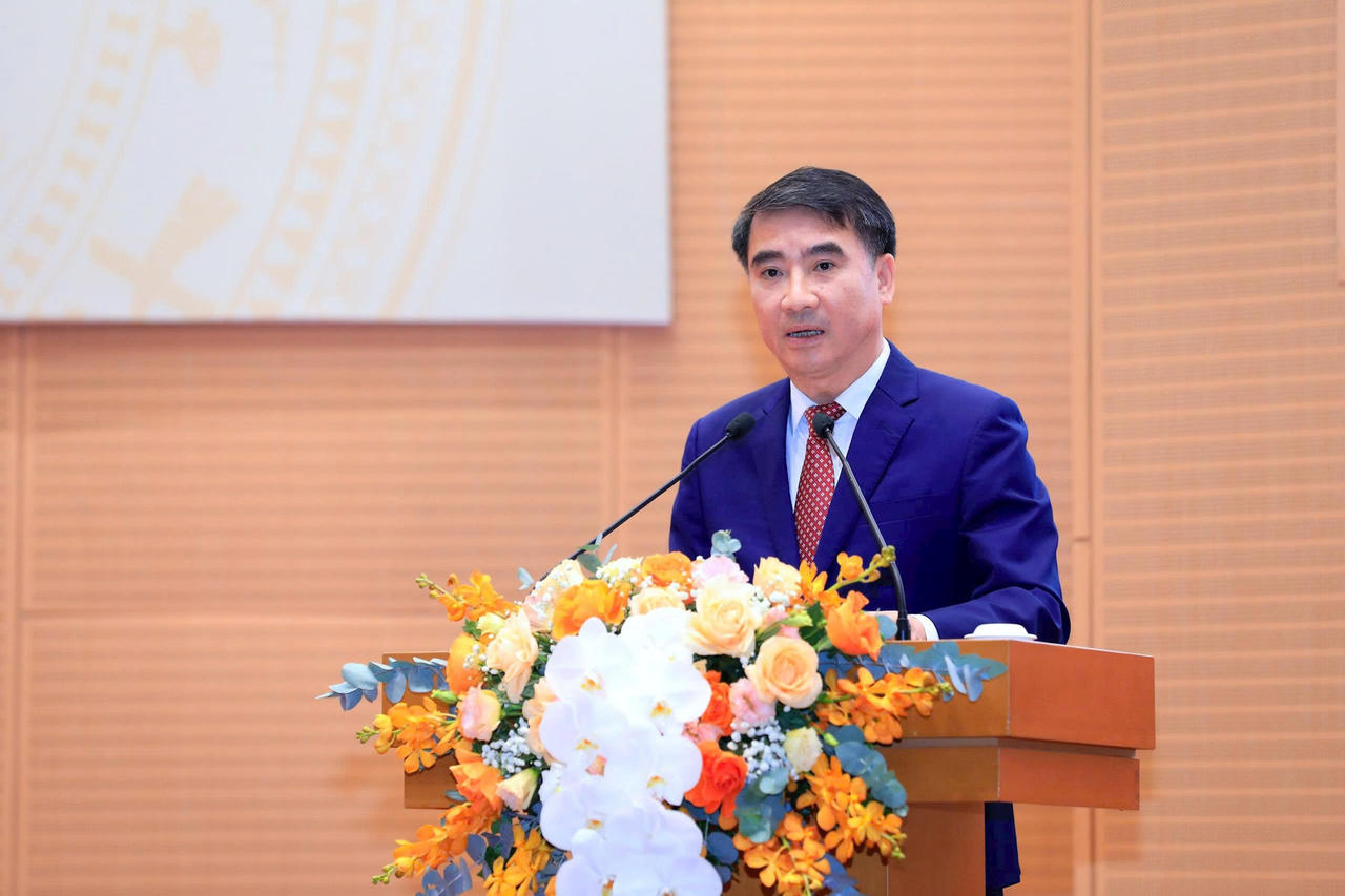 Phó Chủ tịch UBND TP Hà Nội Nguyễn Xuân Lưu phát biểu khai mạc hội nghị.