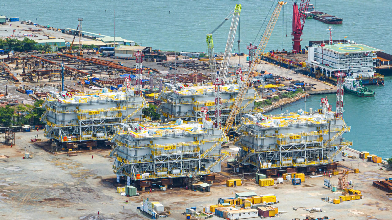 Bốn trạm biến áp của Dự án Baltica 2 khi còn trên bãi chế tạo của PTSC M&C.