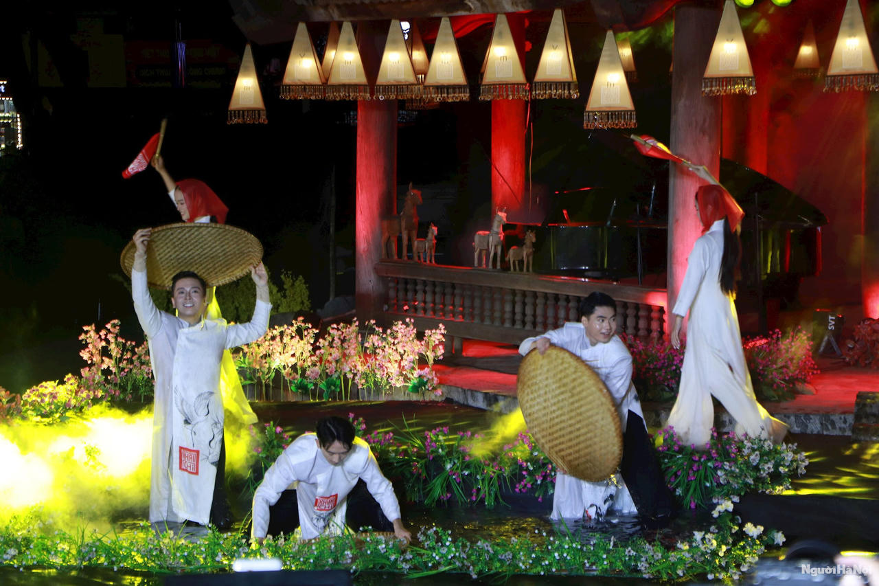 Tên gọi “Khai văn” gợi mở hành trình hoàn thiện con người bằng tri thức và đạo học (Ảnh: Thế Trang).
