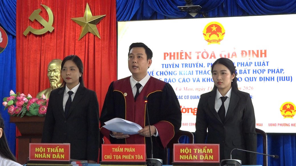 Tòa tuyên án tại "Phiên tòa giả định". Ảnh: Quang Vinh