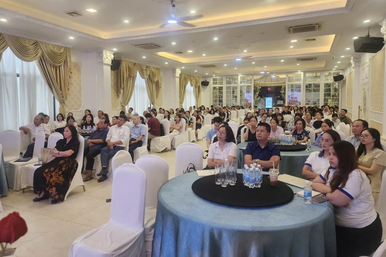 Công chứng điện tử, khai thác dữ liệu số và giảm giấy tờ cho người dân khi thực hiện các thủ tục công chứng (Ảnh: Trung tâm Truyền thông số, Sở Tư pháp Hưng Yên)
