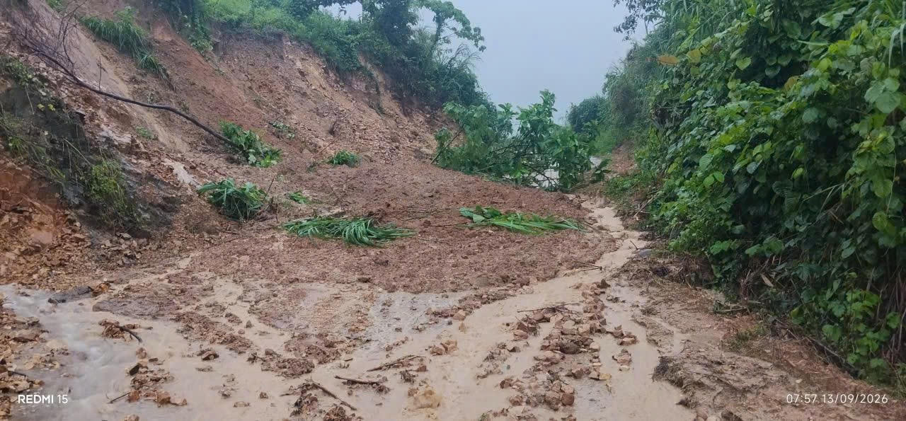 Một số khu vực bị sạt lở trên địa bàn. (Ảnh: Quang Đạo)