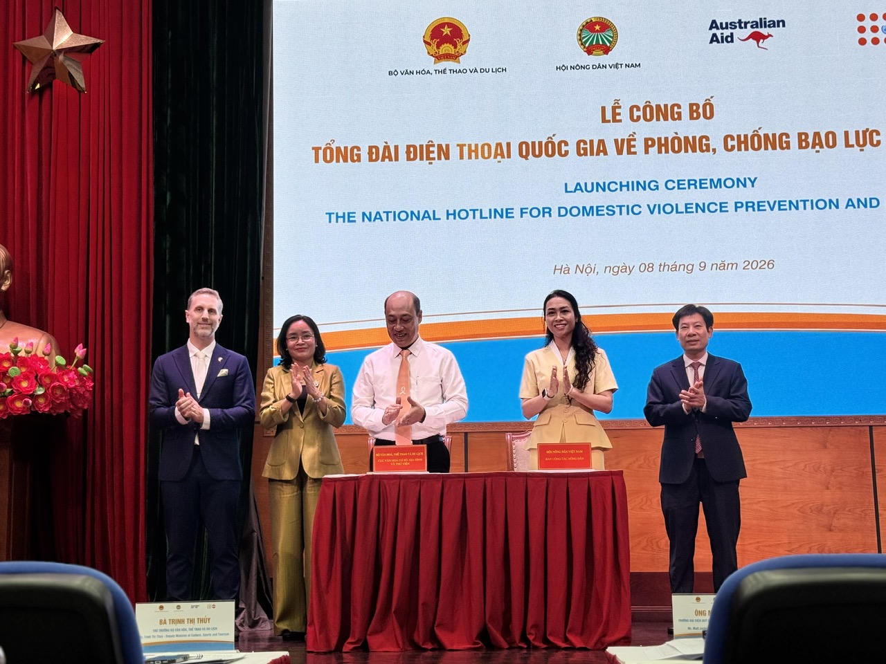 Lễ công bố Tổng đài điện thoại quốc gia về phòng, chống bạo lực gia đình 117 (Ảnh Ngọc Hà)