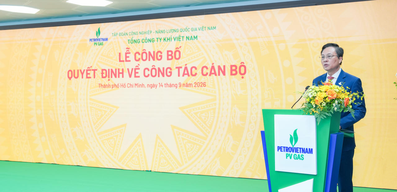 Chủ tịch HĐQT PV GAS Bùi Minh Tiến đại diện các đồng chí được bổ nhiệm phát biểu tại buổi lễ.