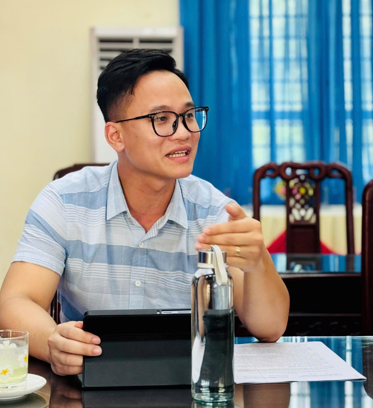 Bí thư Đảng ủy xã Sảng Mộc 
Hoàng Anh Đức chia sẻ về hành trình CĐS trong công tác Đảng tại cơ sở: 
(Ảnh: Tập đoàn Viettel cung cấp)
