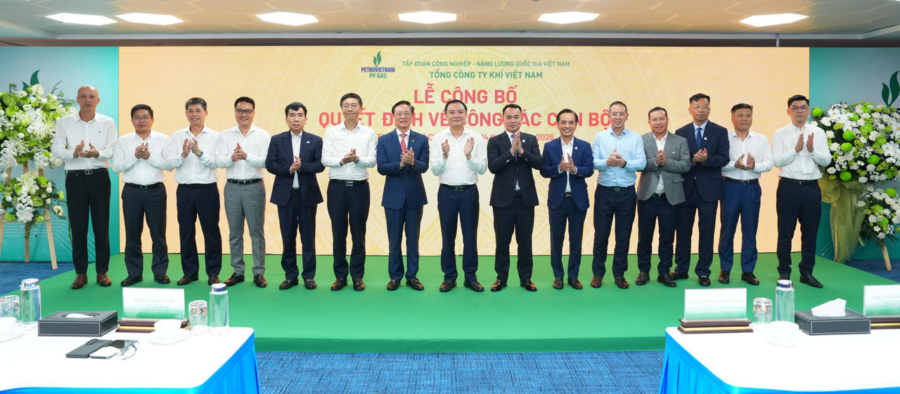 Các đồng chí Lãnh đạo Petrovietnam và PV GAS chụp ảnh lưu niệm tại buổi lễ.