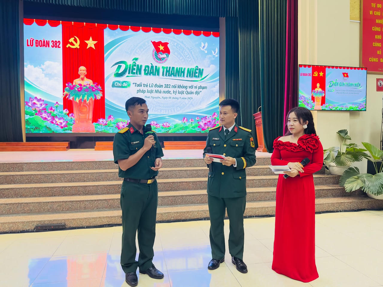 Cán bộ đoàn trao đổi những vấn đề về tình hình chấp hành kỷ luật