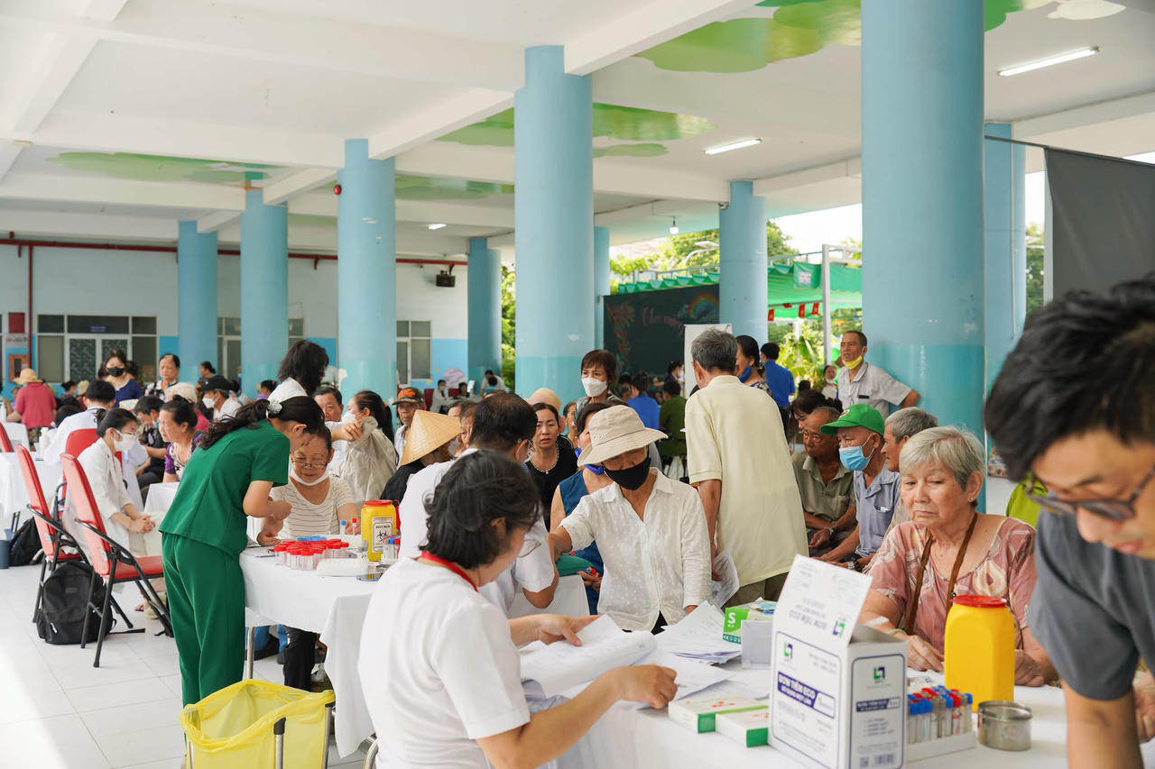 Từ 15/9, người dân TP Hồ Chí Minh tự khai báo thông tin sức khỏe trên nền tảng số Từ 15/9, người dân TP Hồ Chí Minh tự khai báo thông tin sức khỏe trên nền tảng số