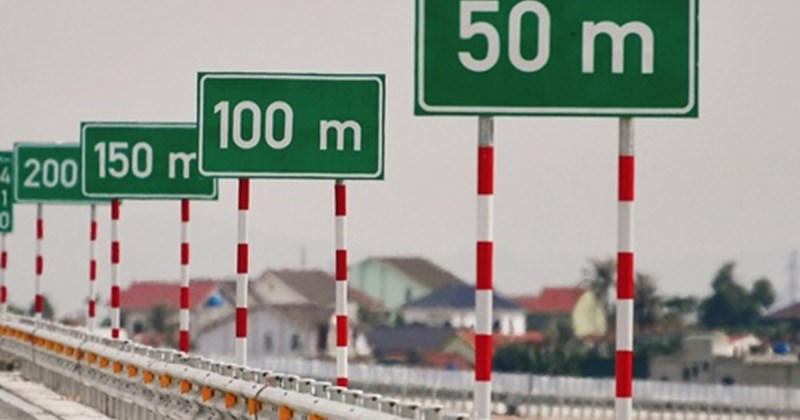 Đặt biển báo tại đoạn cao tốc áp dụng xử phạt lỗi khoảng cách an toàn Đặt biển báo tại đoạn cao tốc áp dụng xử phạt lỗi khoảng cách an toàn