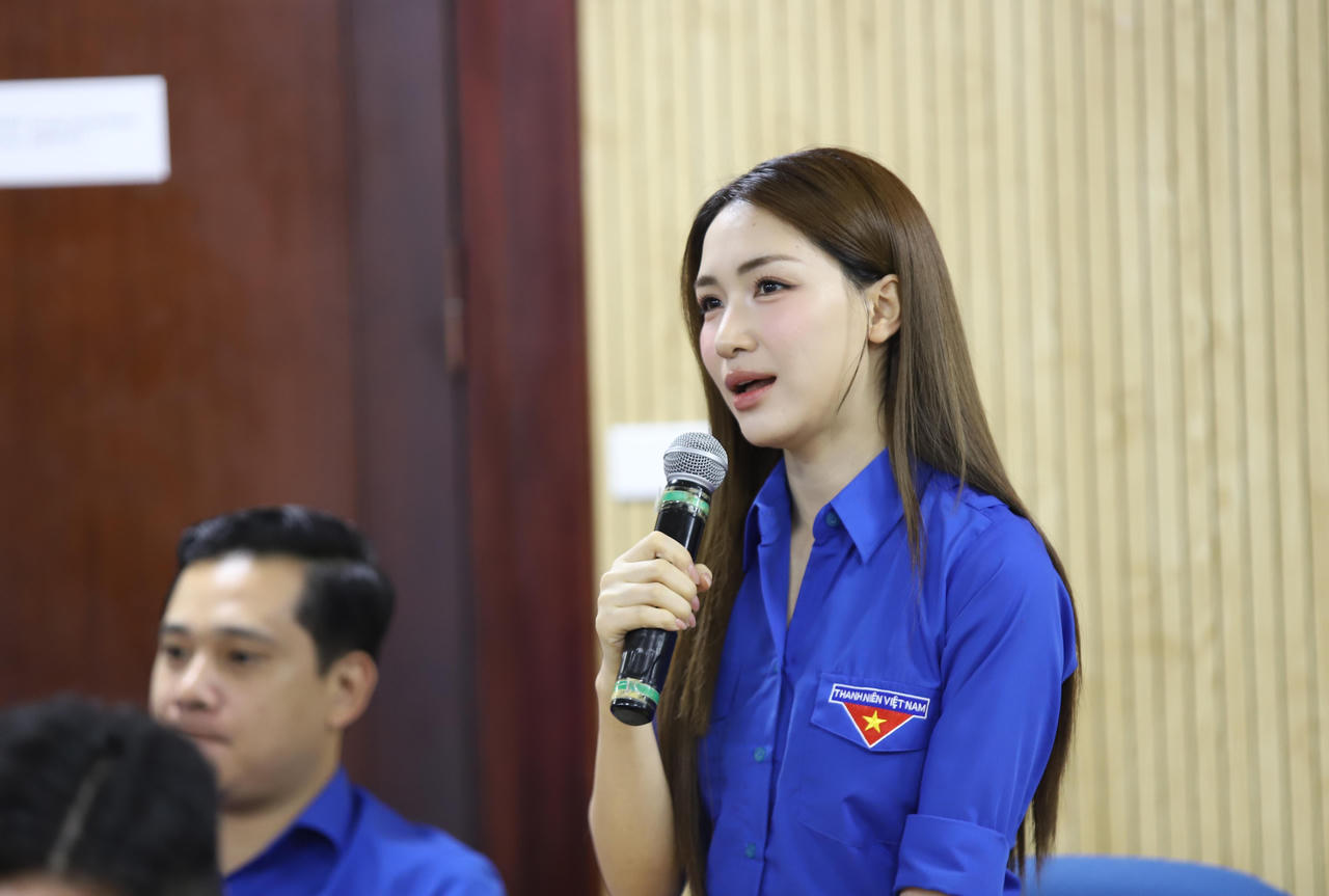 Ca sĩ Hòa Minzy được bầu là thành viên Ủy ban Trung ương Hội Liên hiệp Thanh niên Việt Nam khóa XIX (Ảnh: Đ.Hải).