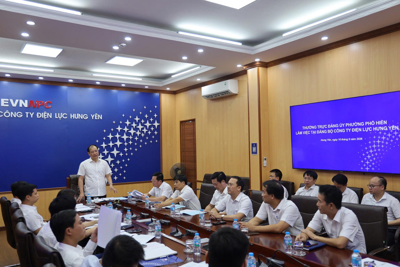 Đông đảo cán bộ viên chức tham dự Hội nghị (Ảnh: Vũ Hùng)