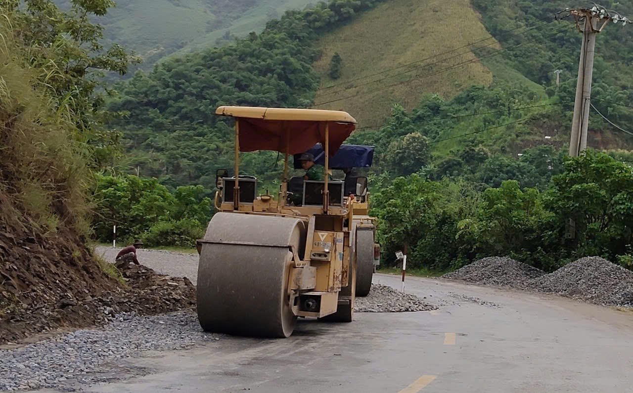 Nhiều tuyến đường hư hỏng được sửa chữa đi lại thuận lợi (Ảnh: PV).