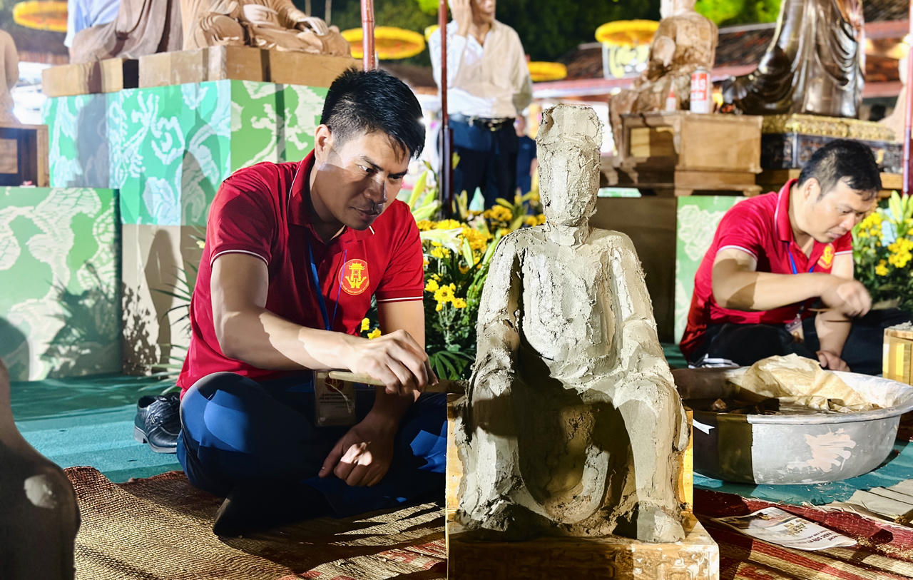 Nghệ nhân Nguyễn Đức Mạnh Hùng. Ảnh: Ngọc Nga
